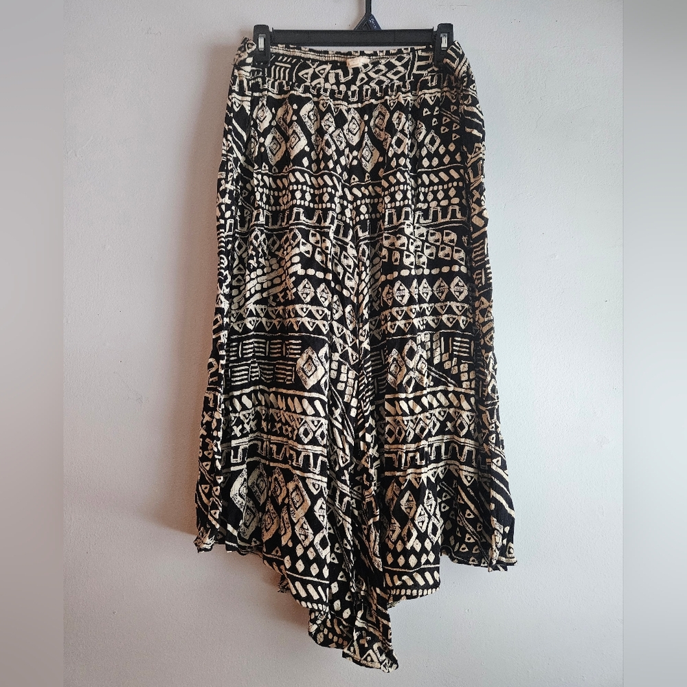 Bohemian Black and Cream Flowy Capri Pants